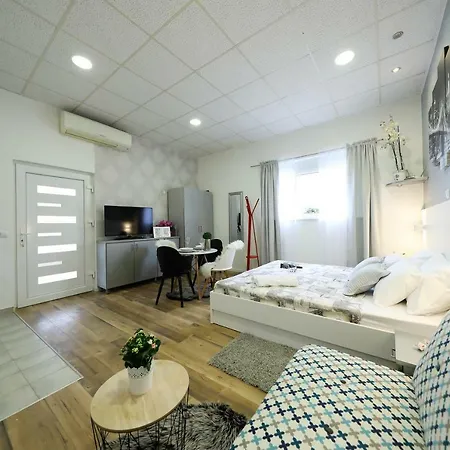 Summer Flower Apartament *